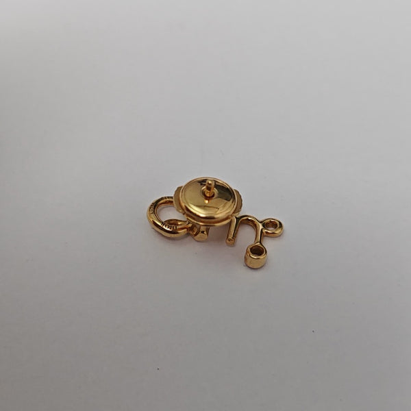 Oui 18k Gold Stud Earrings