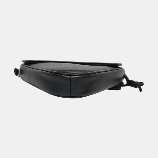 TRIANGLE Calfskin Black