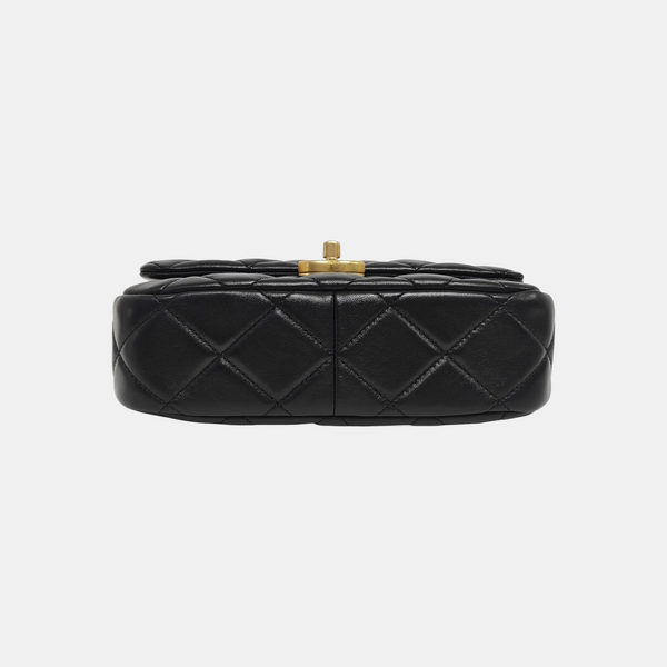 CLASSIC FLAP Piel de cordero acolchada negra