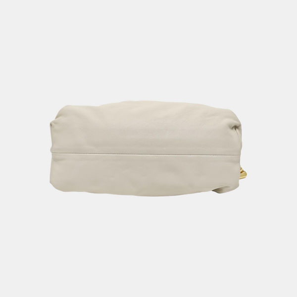 El estuche de piel de ternera blanca