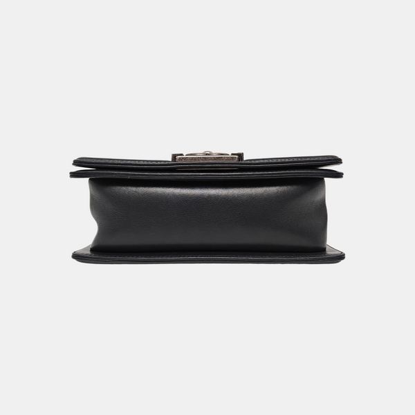 BOY CHANEL Small Chevron Grained Calfskin Blue