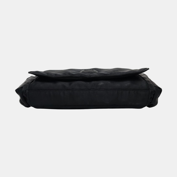 Bolso de mano de nailon negro
