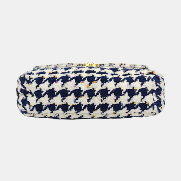 CHANEL 19 Large Quilted Fabric White