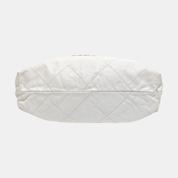 CHANEL 22 Piel de becerro acolchada grande blanca