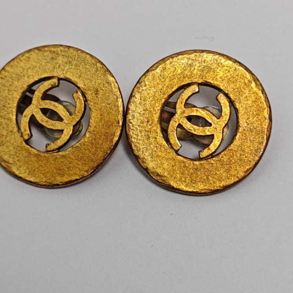 Vintage Metal Gold Clip On Earrings