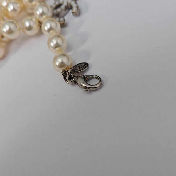 Faux Pearl White Necklace