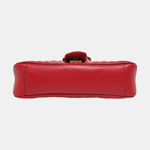 Authenticated pre-owned GG Marmont Medium Quilted Calfskin Red - Shoulder Bag at Looply