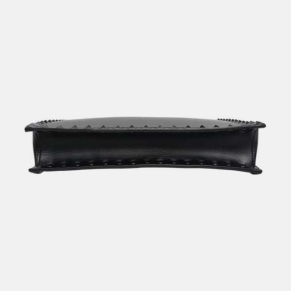 Authenticated pre-owned Rockstud Calfskin Black - Clutch at Looply