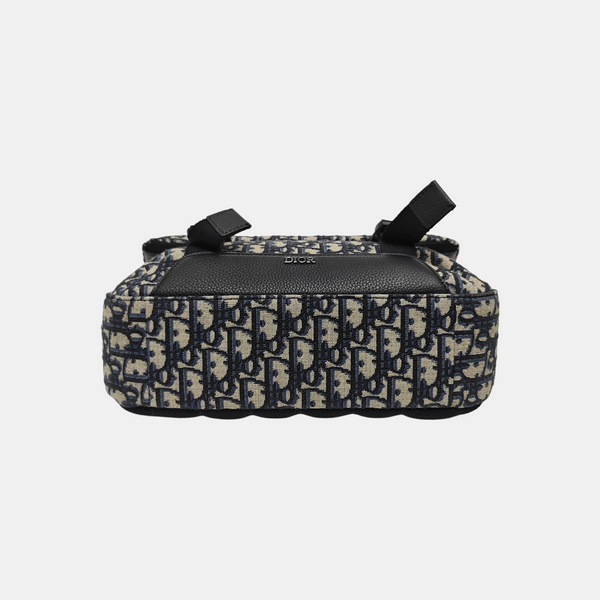 Explorer Oblique Canvas Black