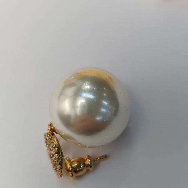 F Is Metal Gold Stud Earrings