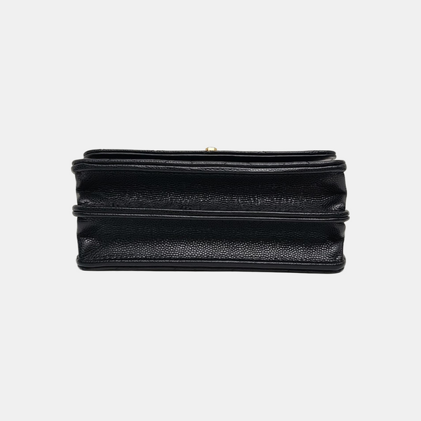 Authenticated pre-owned CLASSIC FLAP Quilted Calfskin Black - Shoulder Bag at Looply