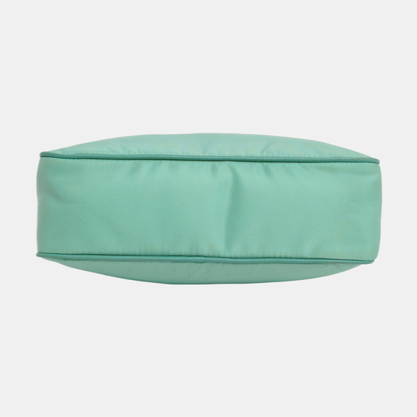 Authenticated pre-owned Re-Edition2005 Nylon Green - Shoulder Bag at Looply