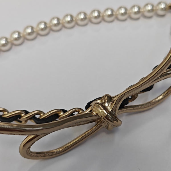 Authenticated pre-owned Gold Tone Metal Pearl Gold Necklace - Necklace at Looply