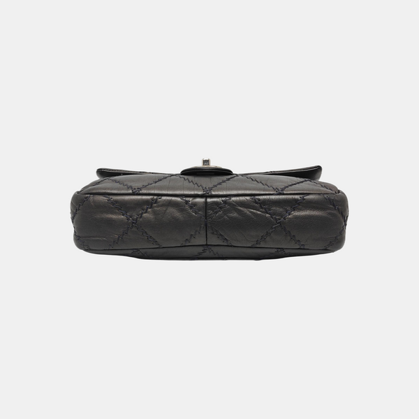 Authenticated pre-owned CLASSIC FLAP Medium Quilted Calfskin Grey - Shoulder Bag at Looply
