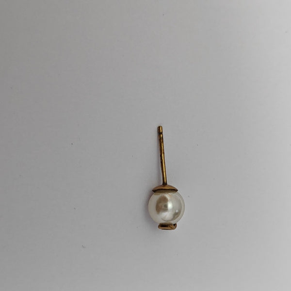 Petit CD Metal Gold Stud Earrings