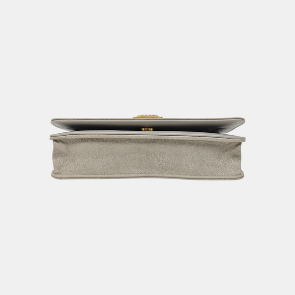 BOY CHANEL WOC Piel de becerro graneada acolchada gris