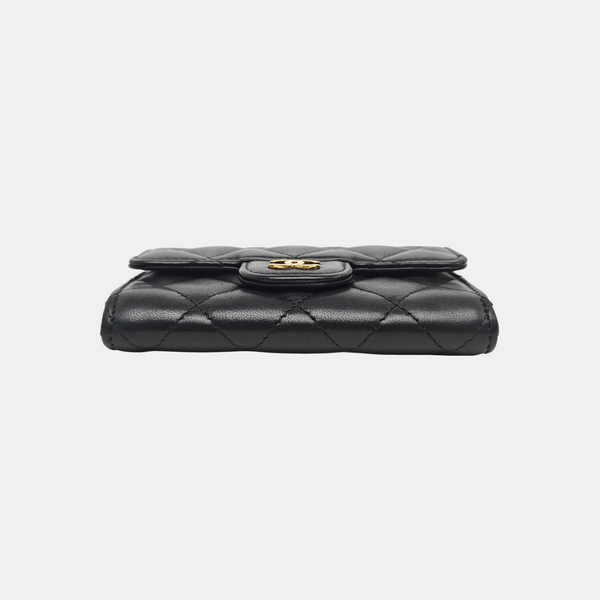 CLASSIC FLAP Quilted Lambskin Black Card Holder