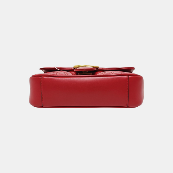 GG Marmont Pequeño Piel Acolchada Roja
