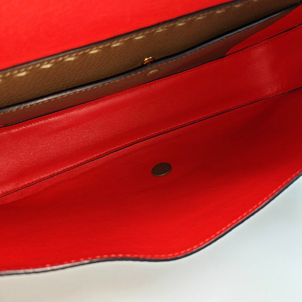 Baguette Calfskin Brown