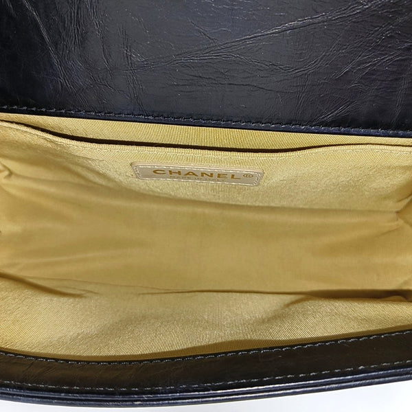 BOY CHANEL Medium Chevron Calfskin Black