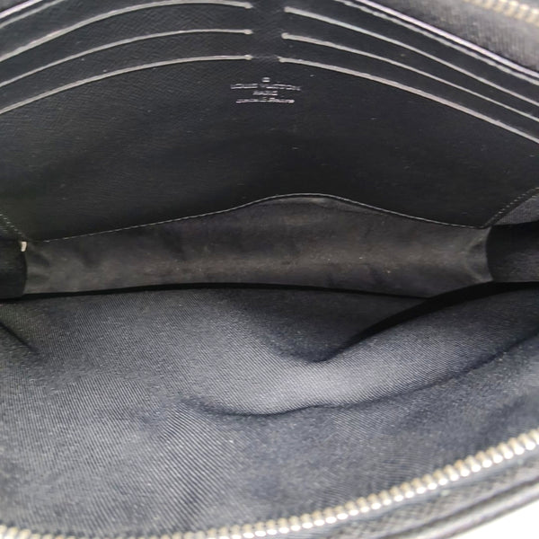 Pochette Voyag MM Calfskin Black