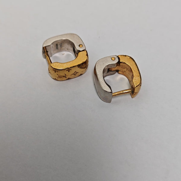 Metal Gold Stud Earrings