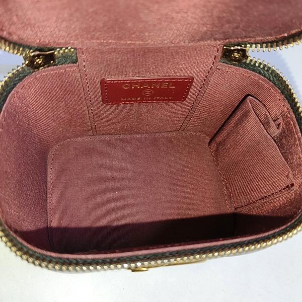 VANITY CASE Mini Quilted Calfskin Black