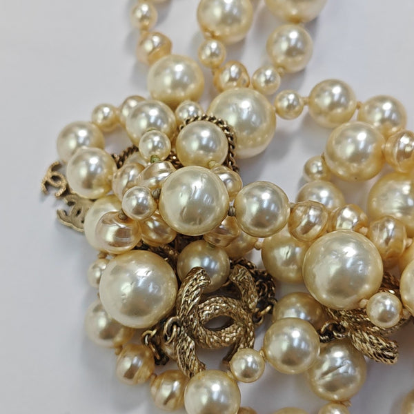 Faux Pearl White Necklace