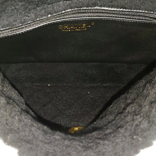 Authenticated pre-owned CLASSIC FLAP Quilted Sheepskin Black - Crossbody Bag at Looply