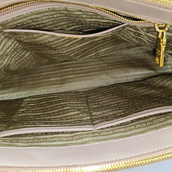 Authenticated pre-owned Galleria Extra Large Saffiano Calfskin Pink - Top Handle Bag at Looply