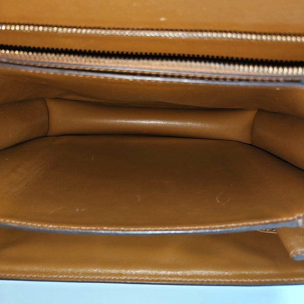 Authenticated pre-owned CLASSIC BOX Medium Calfskin Brown - Shoulder Bag at Looply
