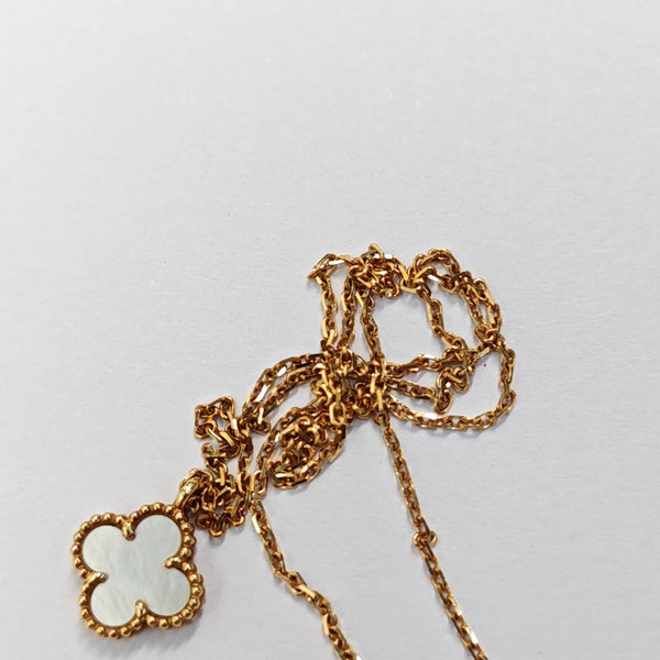 Sweet Alhambra 18k Gold Necklace