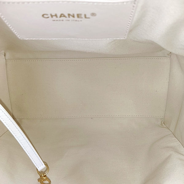 CHANEL 25 Medium Quilted Grained Calfskin White