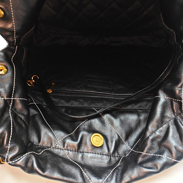 CHANEL 22 Small Quilted Calfskin Black