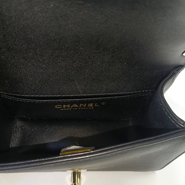 Authenticated pre-owned BOY CHANEL Small Chevron, Quilted Calfskin Black - Shoulder Bag at Looply