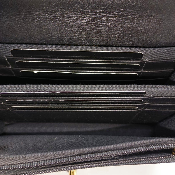 Authenticated pre-owned CLASSIC FLAP Quilted Calfskin Black - Shoulder Bag at Looply