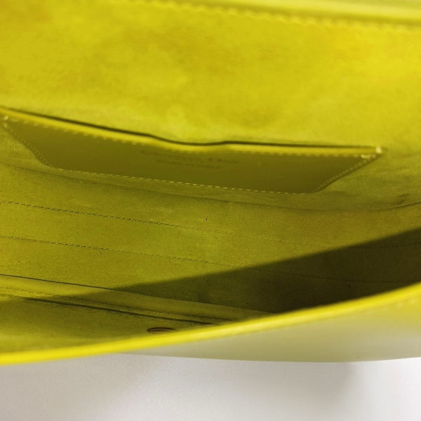 Authenticated pre-owned Bobby Medium Calfskin Green - Shoulder Bag at Looply