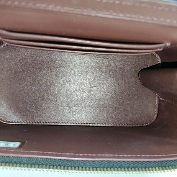 Authenticated pre-owned VANITY CASE Quilted Grained Calfskin Black - Crossbody Bag at Looply