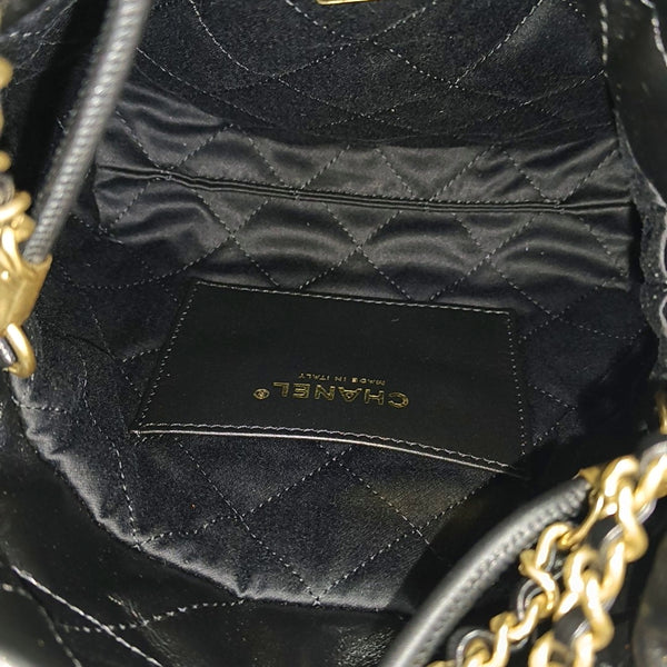 CHANEL 22 Mini Quilted Calfskin Black