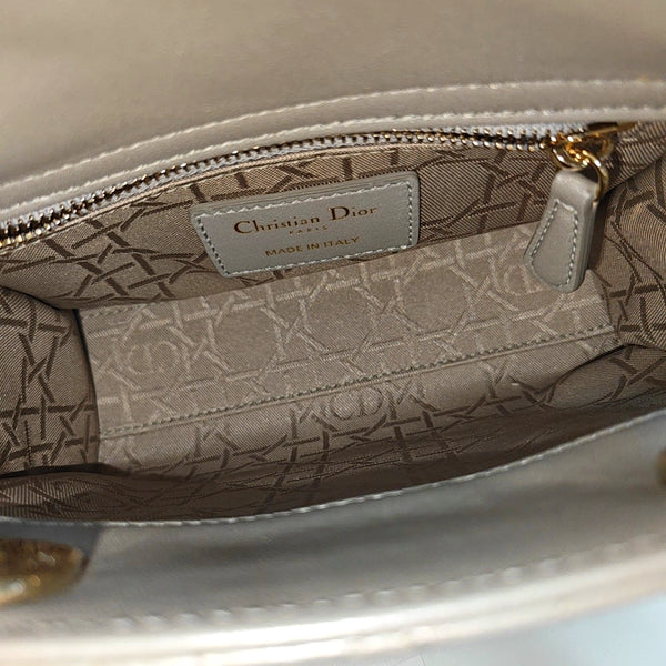 Lady Dior Mini Piel de Cordero Acolchada Gris