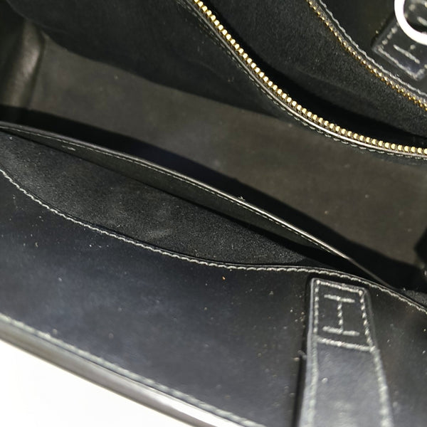 Authenticated pre-owned MANHATTAN Small Calfskin Black - Tote Bag at Looply
