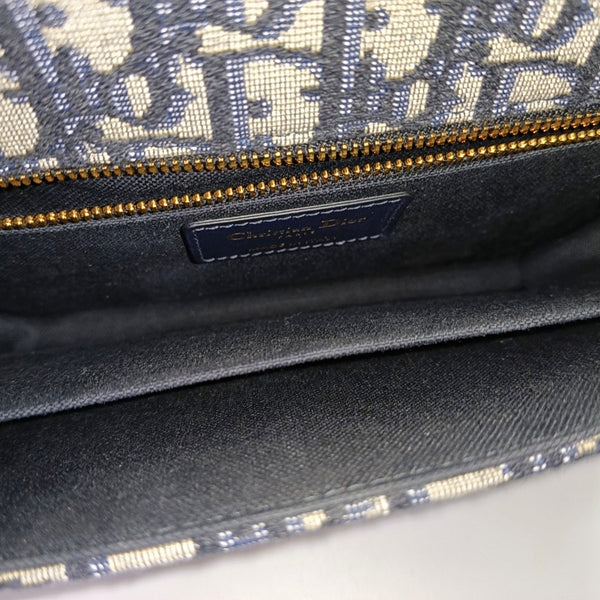30 Montaigne Medium Oblique Canvas Blue