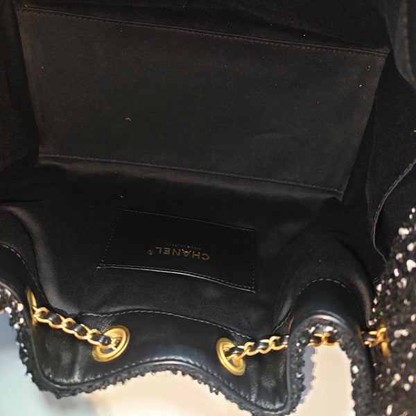 CHANEL 25 Medium Quilted Fabric Black