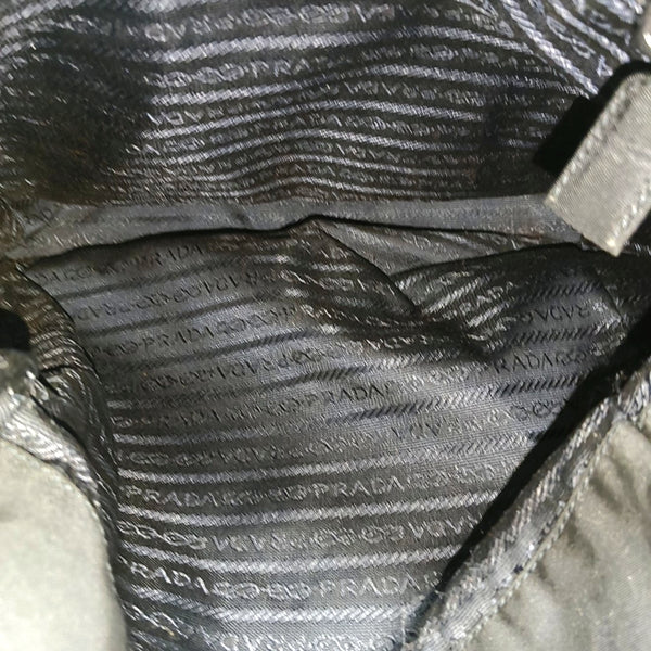 Bolso de mano de nailon negro