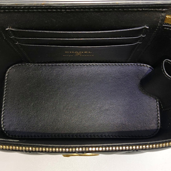Authenticated pre-owned VANITY CASE Quilted Lambskin Black - Shoulder Bag at Looply
