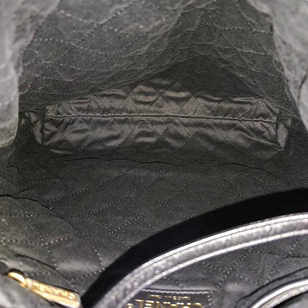 CHANEL 22 Small Quilted Calfskin Black