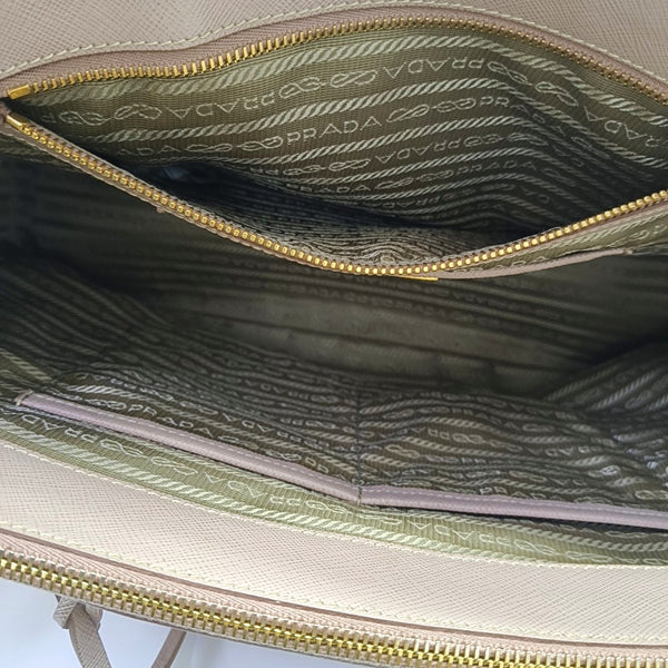 Authenticated pre-owned Galleria Extra Large Saffiano Calfskin Pink - Top Handle Bag at Looply