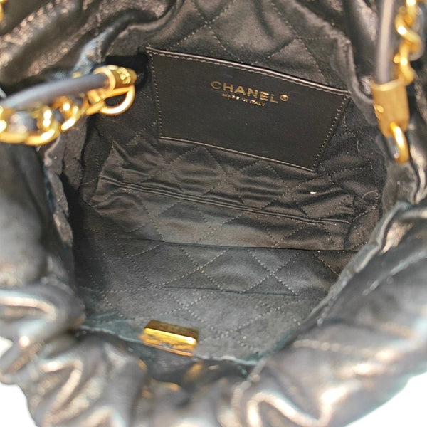 CHANEL 22 Mini Quilted Calfskin Black