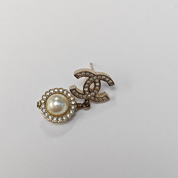 CC Logo Metal Gold Earrings