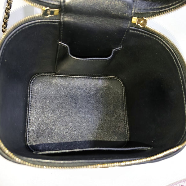 Authenticated pre-owned VANITY CASE Quilted Lambskin Black - Shoulder Bag at Looply